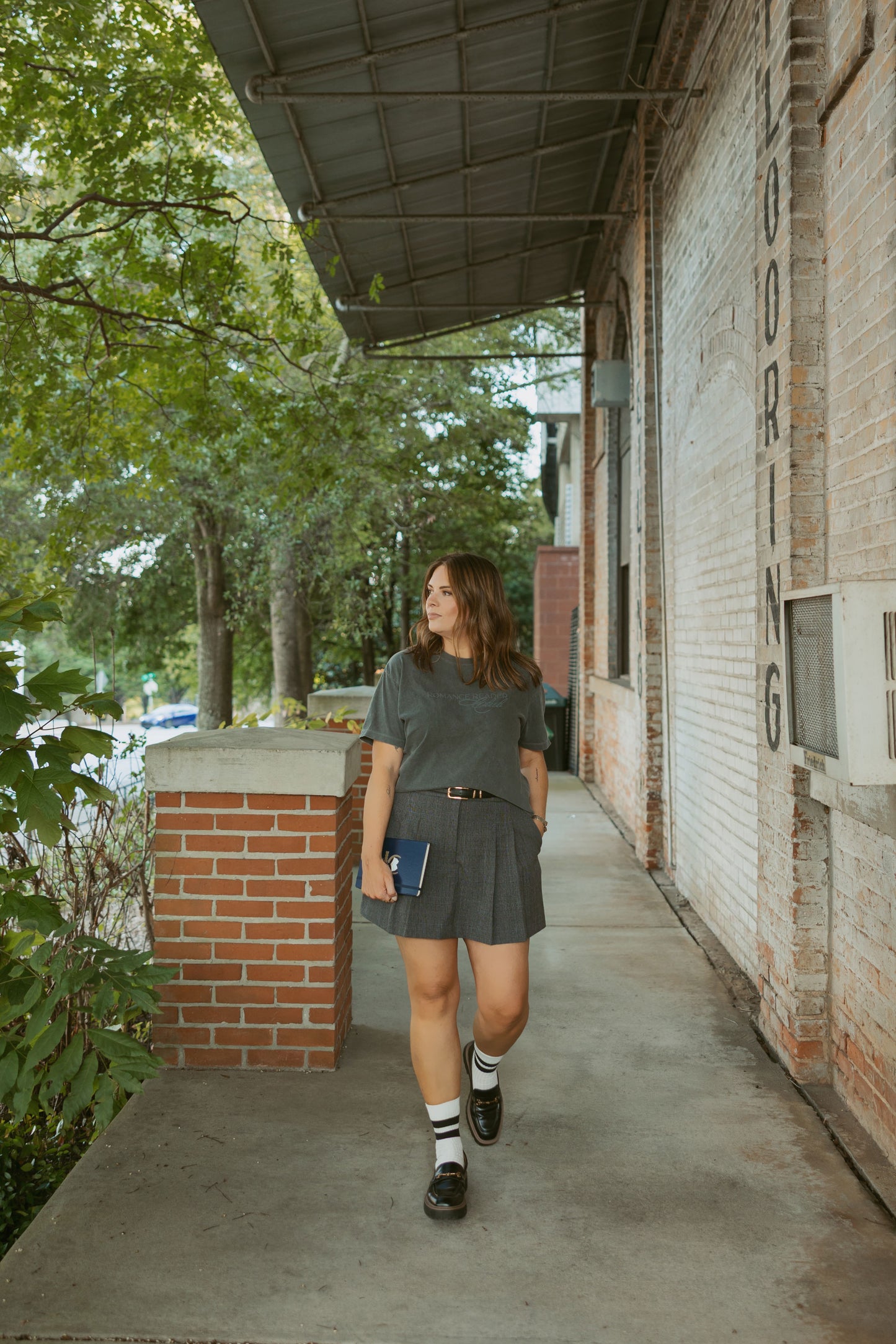 "Romance Reader Club" Cropped Tee